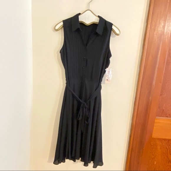 Black sleeveless elegant dress. - Picture 3 of 17